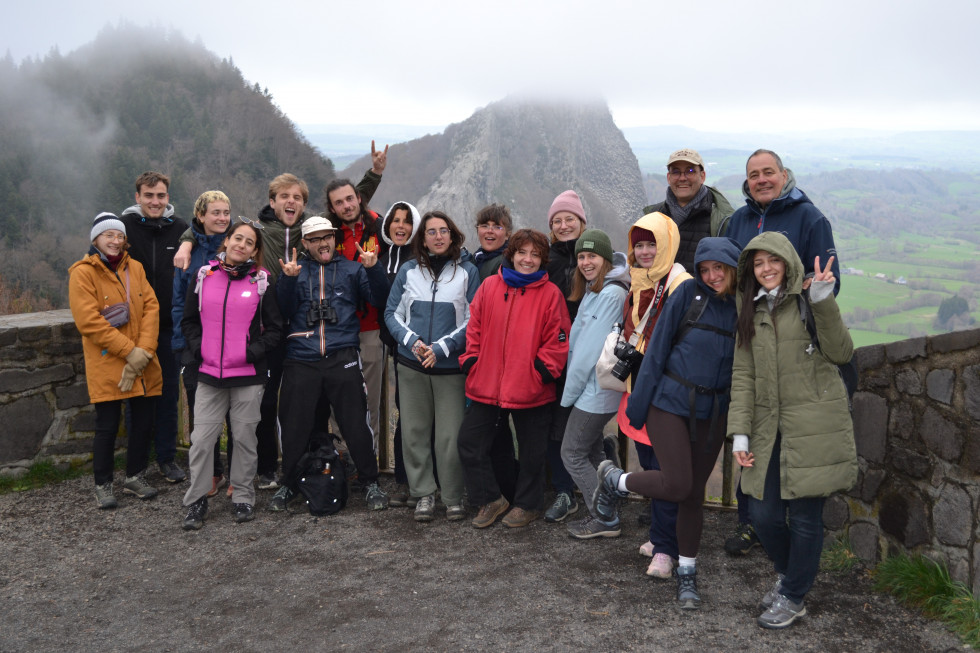 Groupe devant les roches Tuilières et Sanadoire
